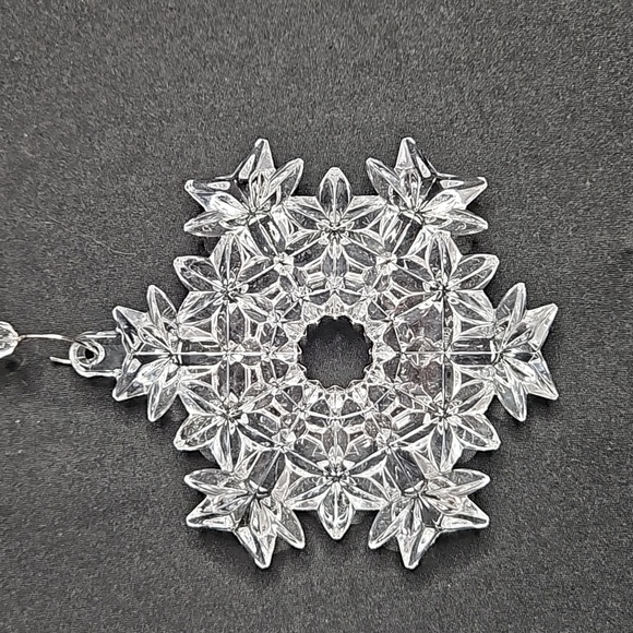 WATERFORD CRYSTAL ANNUAL SNOW CRYSTAL "2007" CHRISTMAS TREE ORNAMENT - Picture 8 of 9